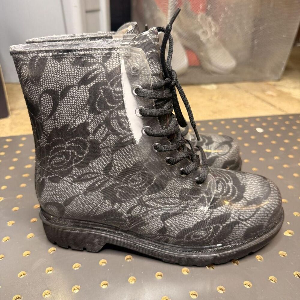 Unbranded Women's Black and Grey Boots